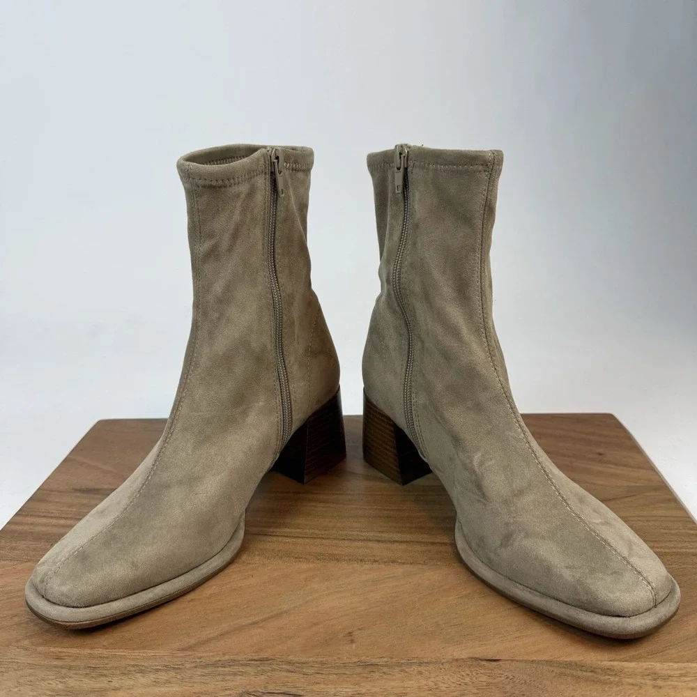 New NWOB Womens Steve Madden Pammy Taupe Brown Faux Suede Heeled Boots Size 6‎ M